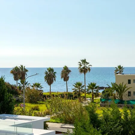 וילה Laurus 6, Walking Distance To The *