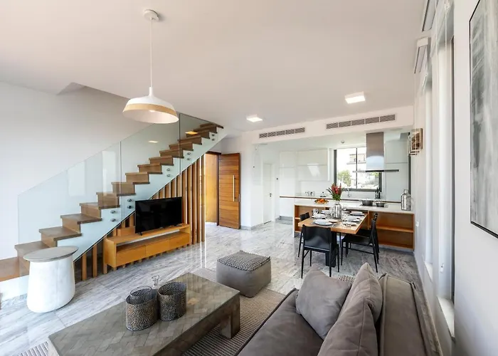 Laurus 6, Walking Distance To The ヴィラ