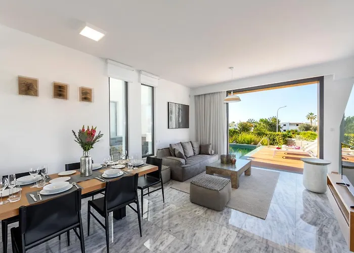 Laurus 6, Walking Distance To The *