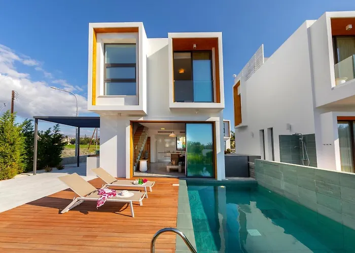 فيلة Laurus 6, Walking Distance To The بافوس