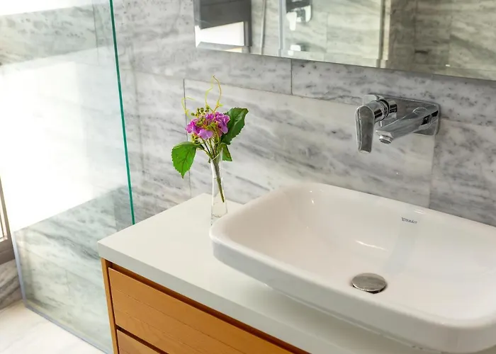 Laurus 6, Walking Distance To The * Paphos